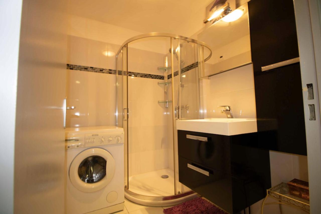 Cosy 35 M2 With Balcony In A Quiet Appartement *